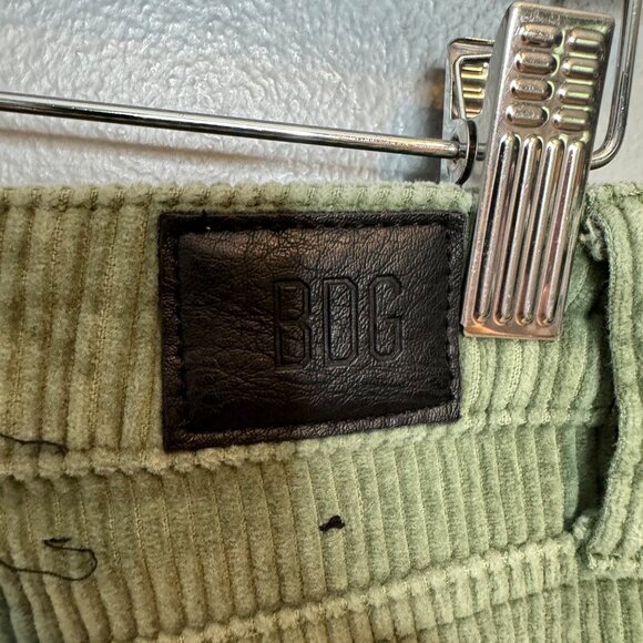 BDG URBAN OUTFITTERS high rise mom cord pants in forest green size 27 - Picture 3 of 7